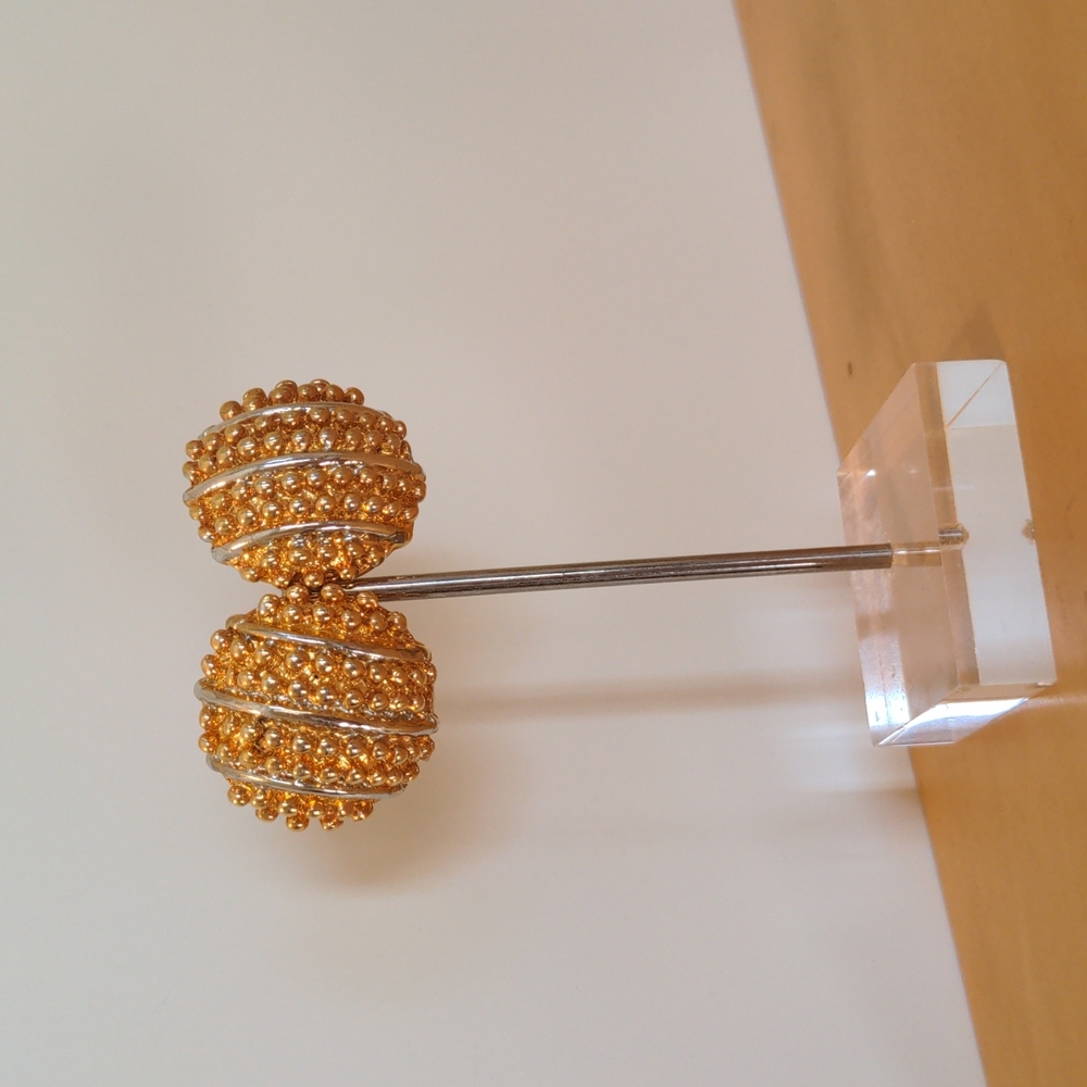 🌞🌞Vintage Clip-On Earrings Gold Tone with Silver Round Classic Style